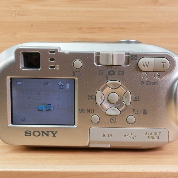 Vintage Sony Cyber-Shot DSC-P43 4.1MP Digital Camera / Made in Japan - Picture 5 of 8